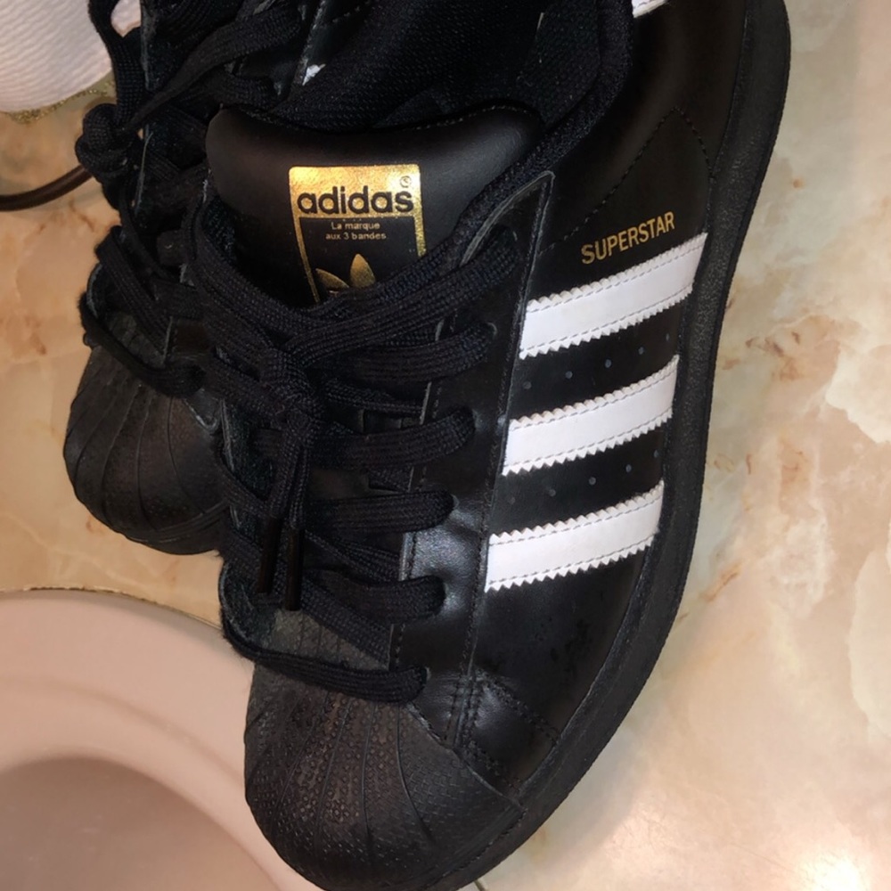 Adidas Shell Toe - Picture 2 of 3